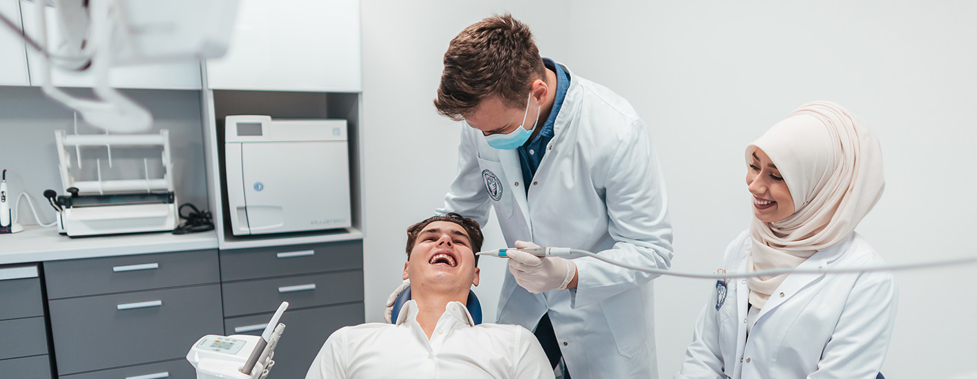 <h2>Experience studies on par with the leading UK universities.</h2>
<p>Welcome to the Department of Dentistry, a Degree Program within the Sarajevo Medical School.</p>
<p>Our vision to be recognized locally and internationally as a modern, progressive, and innovative centre of excellence in dentistry is supported by an ambitious curriculum and state-of-art facilities and labs.</p>